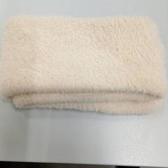 Šátek Creme, jak nahlášeno Heidelberglaan 15 pomocí iLost