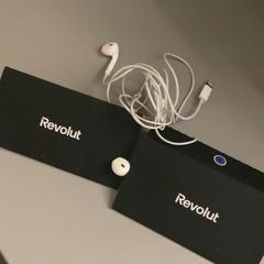 Revolut card, rapporterat av MEININGER Hotel Budapest Great Market Hall med iLost