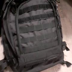 Ryggsäck, rapporterat av Qbuzz servicepunt  Emmen med iLost