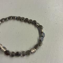 Eskumuturra, gisa salatu by HTM iLost erabiliz