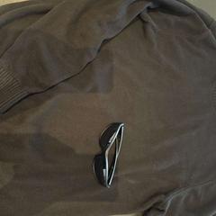 Pullover & Brille sweater + glasses, gemeldet von Van der Valk Hotel Amsterdam-Amstel über iLost