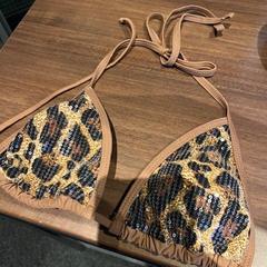 İLost kullanarak Haven Hotel Rotterdam tarafından bildirildiği gibi Bikini üstü panter