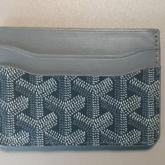 Porta-cartões De Smedt, como reportado por Regio Limburg - Leuven utilizando o iLost