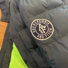 Dzseki abercrombie and fitch, amint azt Gemeente Heemstede az iLost segítségével jelentette.