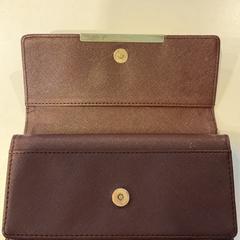 Peňaženky kullafi, Albanië, ako bolo nahlásené Gemeente Amsterdam - Bureau Gevonden Voorwerpen pomocou iLost