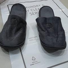 Pantoffels Zwart letter D, ako bolo nahlásené Van der Valk Hotel Schiphol pomocou iLost