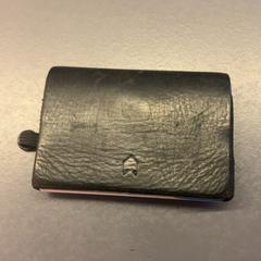 Lommebok, som rapportert av Eindhoven Airport ved bruk av iLost