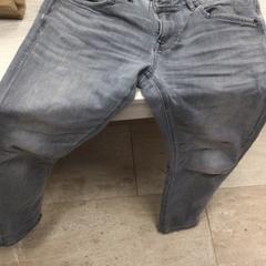 Jeans, Bóxer corto & Calcetines, ha sido reportado por Hotel van der Valk Maastricht con iLost