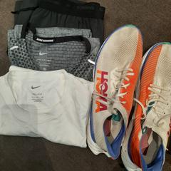 Clothes sport shoes + sport clothes, segundo informou The Dominican usando iLost