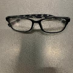 Lentes, segundo informou IKEA Tokyo-Bay usando iLost
