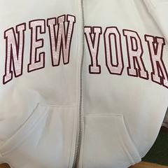Kids vest Blanc avec inscription new York, as reported by IKEA Strasbourg using iLost