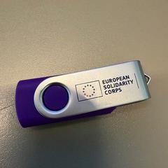 عصا usb-stick، كما تم الإبلاغ عنه بواسطة Vrije Universiteit Brussel (VUB) عبر iLost
