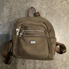 Ryggsekk Bruin merk: miss dong, som rapportert av Gemeente Amsterdam ved bruk av iLost