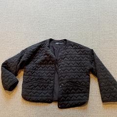 Vest zwart, som rapportert av Breda University of Applied Sciences Mgr. Hopmansstraat ved bruk av iLost