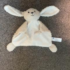 Manteta & Peluix Konijn doekje beige, segons ha informat Burgers' Zoo mitjançant iLost