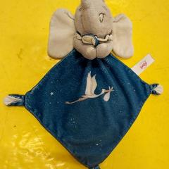 Plyšová facka, jak nahlášeno IKEA Lille pomocí iLost