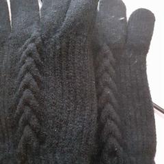 Gloves, as reported by Regio Limburg - Leuven using iLost