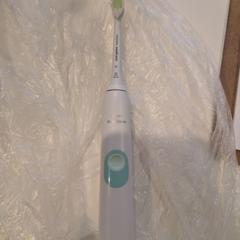 Spazzolino elettrico, come riportato da Inntel Hotels Utrecht Centre utilizzando iLost