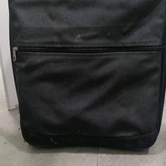 Sac كحلي غامق, a été signalé par محطة الدمام (الدمام) utilisant iLost