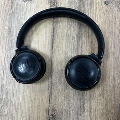 Bluetooth sluchátka JBL, jak nahlášeno Wilmering Brinkum pomocí iLost