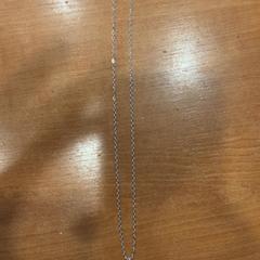 Colar, como reportado por Pathé Groningen utilizando o iLost