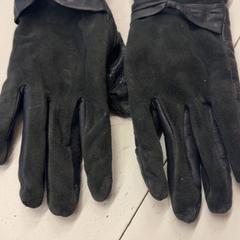 Luvas, como reportado por GVB utilizando o iLost