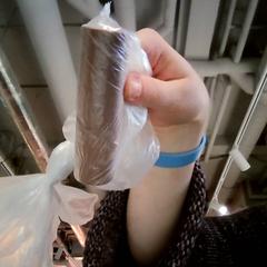 Makeup bronzer, medium, jak nahlášeno The Tire Station Hotel pomocí iLost