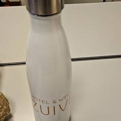 Bottiglia d'acqua, come riportato da Vrije Universiteit Amsterdam utilizzando iLost