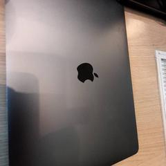 Computador portátil Apple, como reportado por Campus Den Haag utilizando o iLost