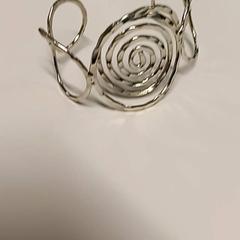 Armbånd, som rapportert av Vrije Universiteit Brussel (VUB) ved bruk av iLost