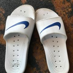 Slippers, segundo informou Van der Valk Hotel Veenendaal usando iLost