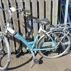 자전거 Batavus blauw / wit, iLost를 사용하여 Fietsdepot Meierijstad에 보고됨