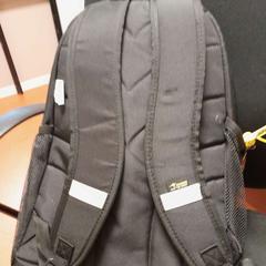 Borsa noir, come riportato da TCL utilizzando iLost