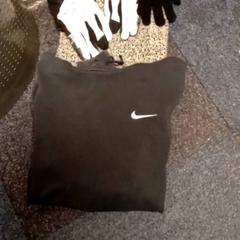 Coxín, segundo informou Mövenpick Hotel Amsterdam City Centre usando iLost