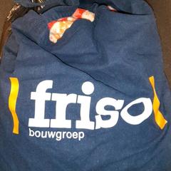 Táska & Ruházat, amint azt Van der Valk Hotel Tiel az iLost segítségével jelentette.