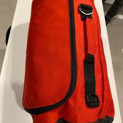 Sporttas rood, rapporterat av Regio Limburg - Leuven med iLost