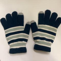 Hansker, som rapportert av IKEA鶴浜 ved bruk av iLost