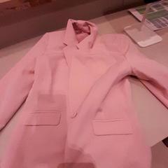 Blazer Roze, zoals gemeld door Van der Valk Hotel Schiphol met iLost