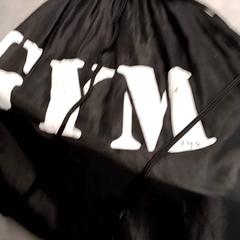 Saco de gimnasia Zwart, ha sido reportado por Arriva Friesland / Groningen con iLost