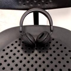 Headphones, as reported by Arriva Infoshop Enschede using iLost