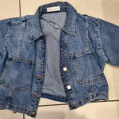 Spijkerjas, som rapportert av Johan Cruijff ArenA ved bruk av iLost