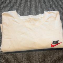 Tshirt, a été signalé par Inntel Hotels Amsterdam Landmark utilisant iLost