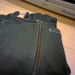 Txamarra zwarte hoody Puma, gisa salatu by Bobbejaanland iLost erabiliz