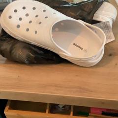 Shoe White, as reported by MEININGER Hotel Köln West using iLost