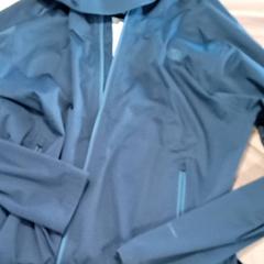 Chaqueta, segundo informou CARS HANGARD usando iLost