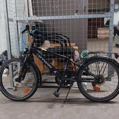 Vélo pour enfants B-twin Zwart-Blauw, a été signalé par Fietsdepot Hasselt utilisant iLost