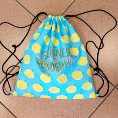 Rugzak Science is wonderful, como reportado por Regio Limburg - Leuven utilizando o iLost