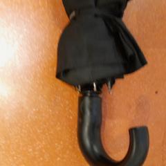 접는 우산 noir, iLost를 사용하여 TCL에 보고됨