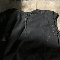 Blouse & Piratenshirt, zoals gemeld door De Heeren van Aemstel met iLost