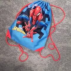 Poltsa Spiderman, gisa salatu by Qbuzz Fryslân iLost erabiliz